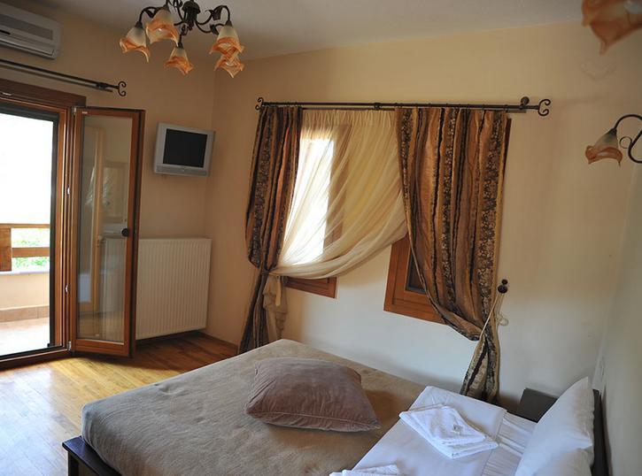 Guesthouse Syntrofia Psarades Стая снимка